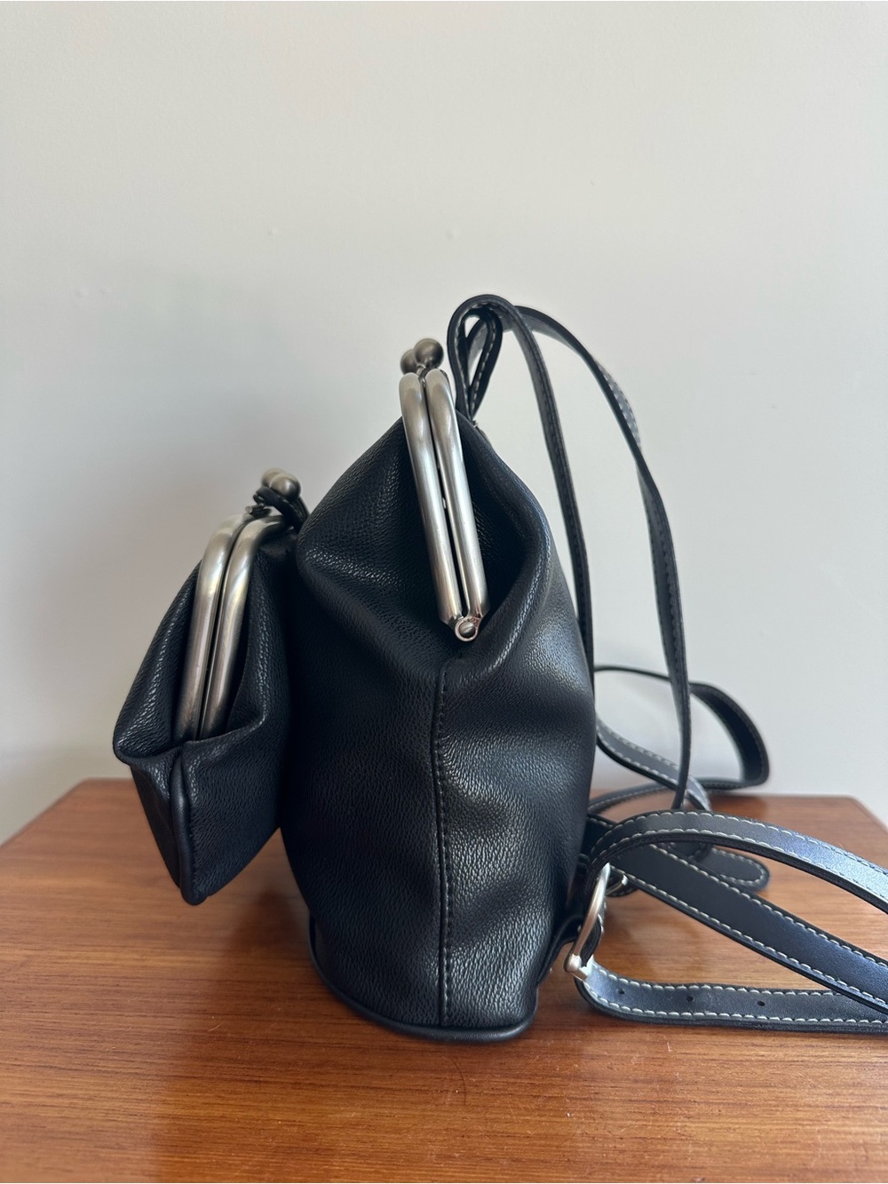 ESPRIT | VTG KISSLOCK SMALL BACKPACK / PURSE | BLACK FAUX LEATHER | EUC 90s Y2K - Picture 4 of 10